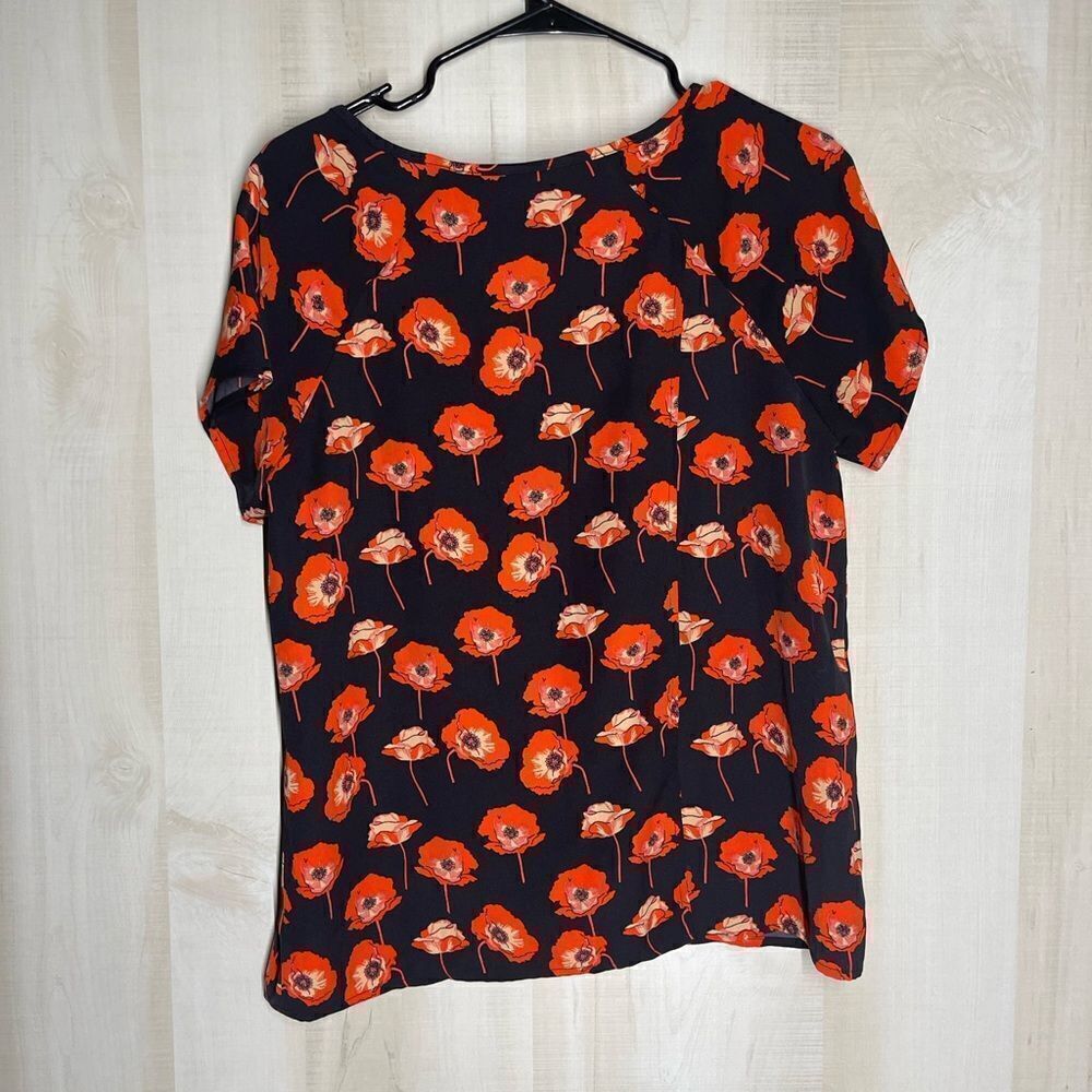 CABi navy and orange floral‎ short sleeve top, size small - Picture 7 of 14